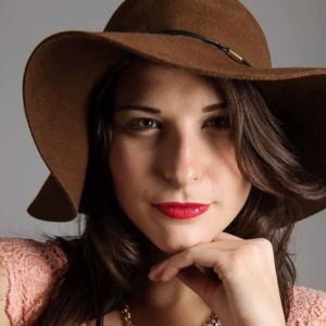 Meet your Posher, Evelyn